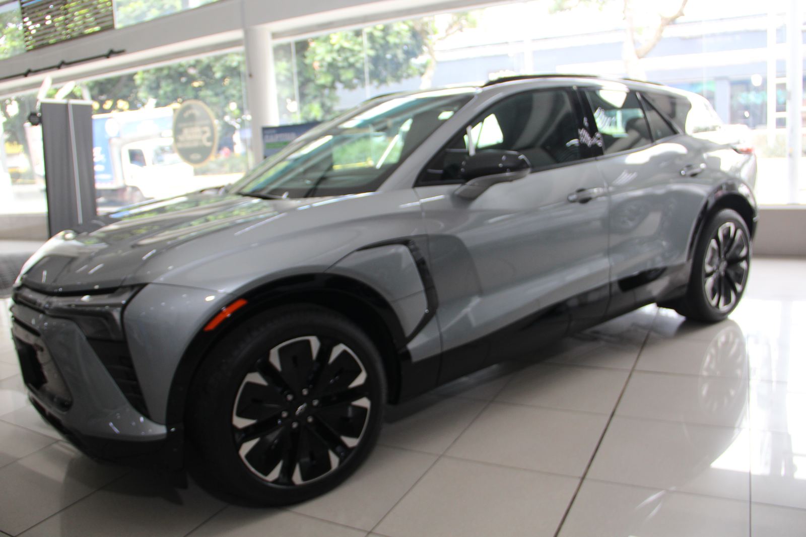 SUV en FACILI MARKARS